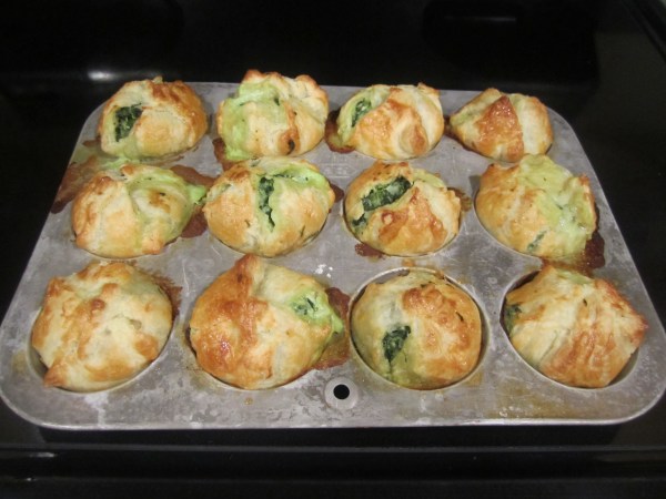 Spinach Puffs 010-02